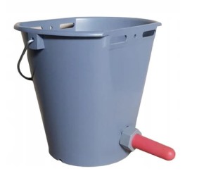 Wiaderko/Poidło dla Cieląt 8l + zawór